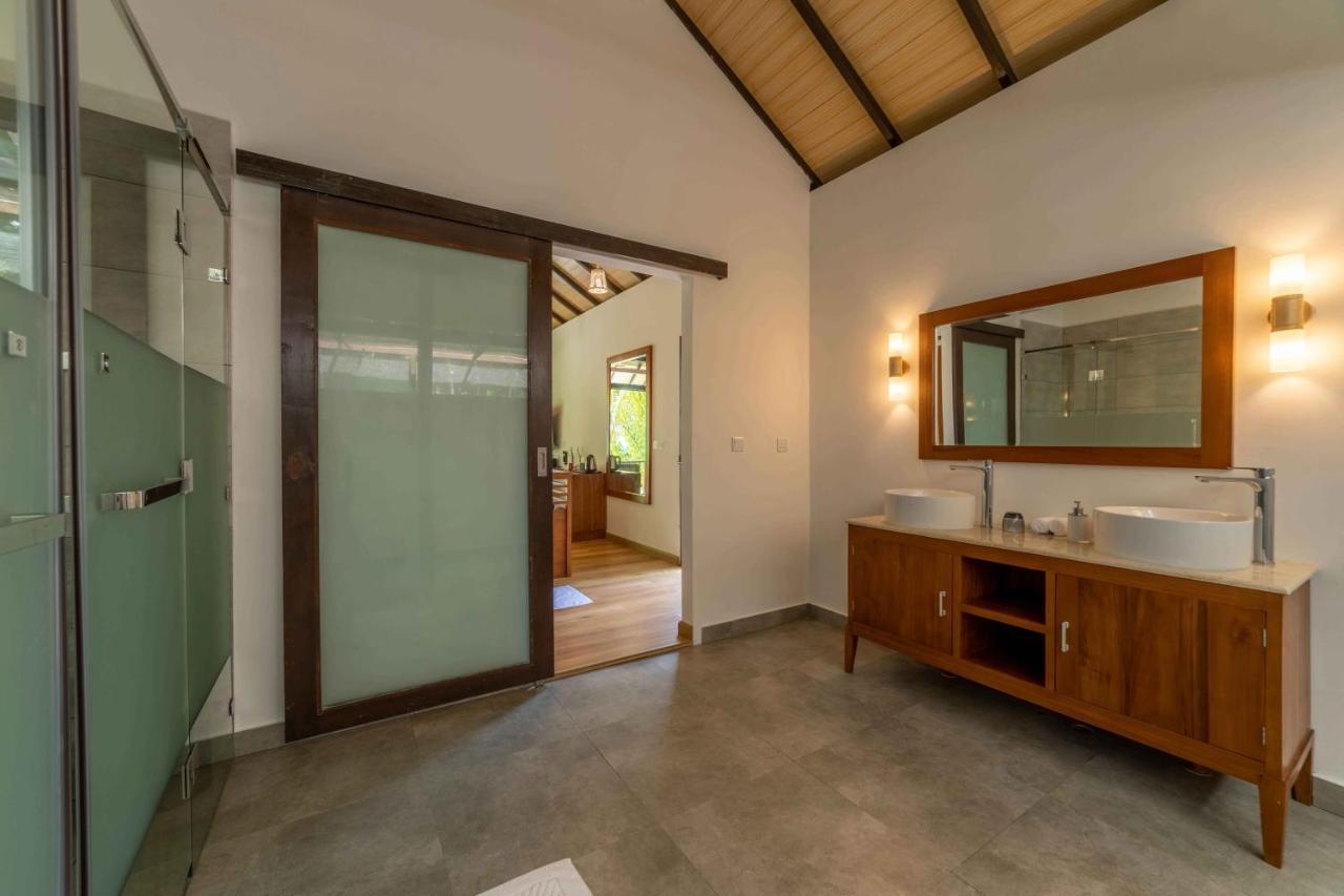 Fiyavalhu Resort Maldives Mandhoo Esterno foto