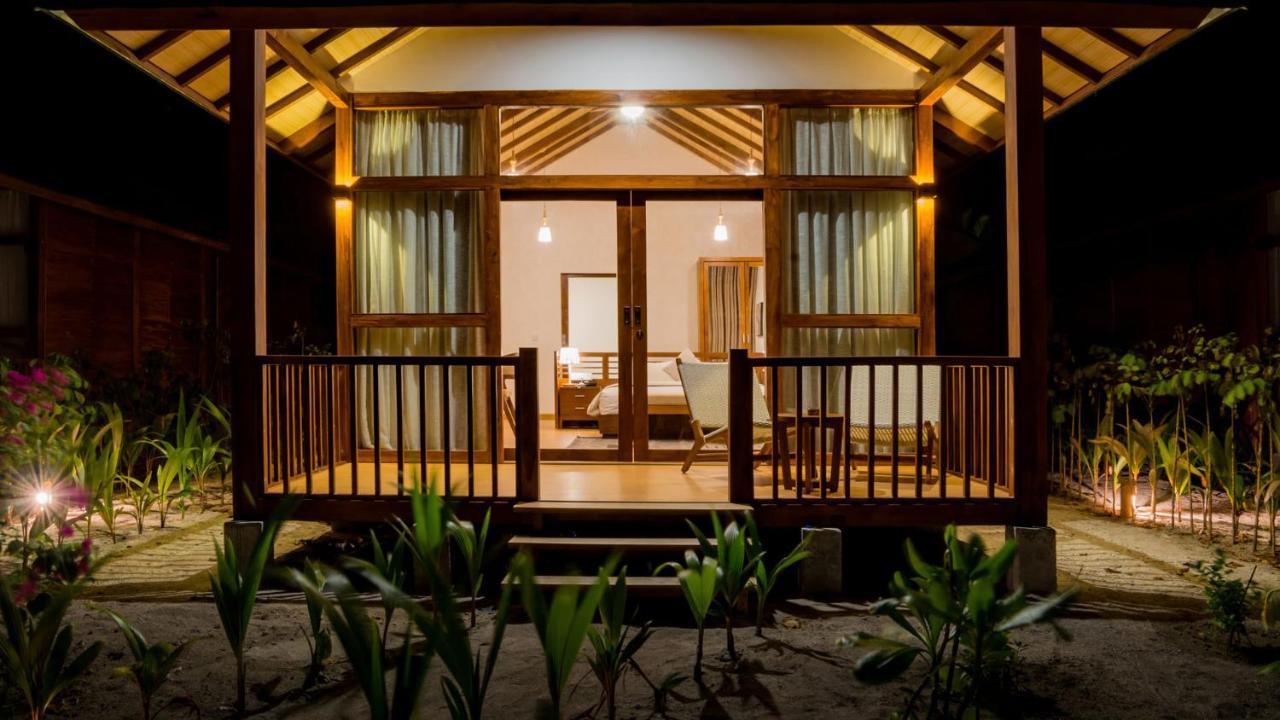 Fiyavalhu Resort Maldives Mandhoo Esterno foto